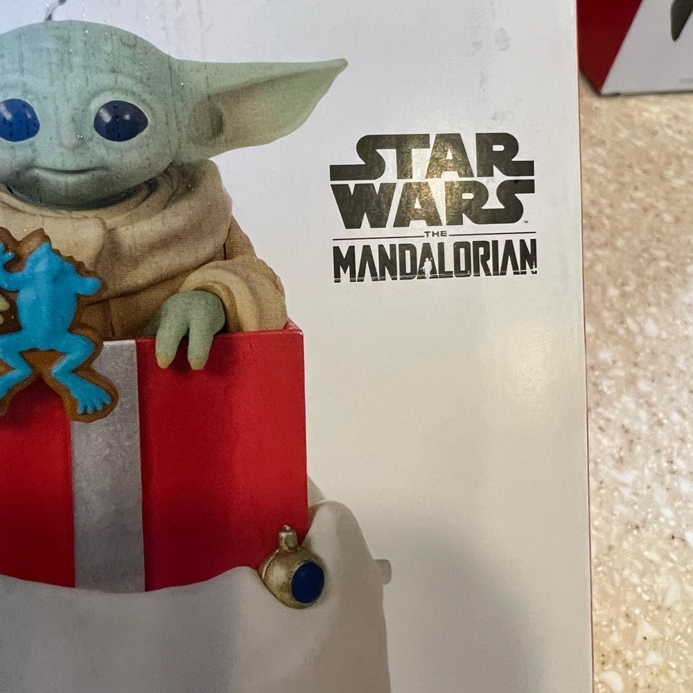 Disney Star Wars 2022 Mandalorian Gogru Greetings Hallmark Ornaments BRAND NEW - Picture 3 of 8